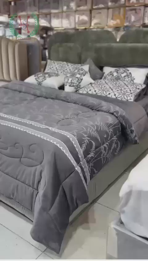 مفرش دبليو ام مخمل شتوي – 8 قطع نفرين |  W.M Winter Velvet Comforter Set – 8 PCS